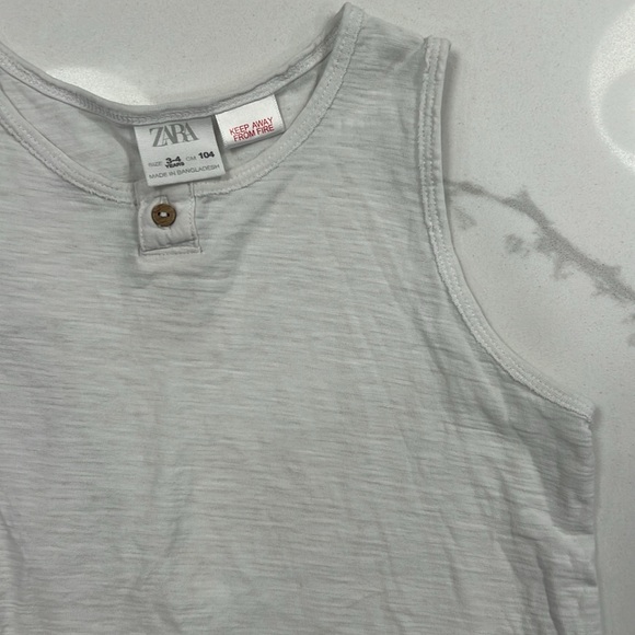 2 for 1 ZARA 3-4yr Boys Tanks - Picture 3 of 6